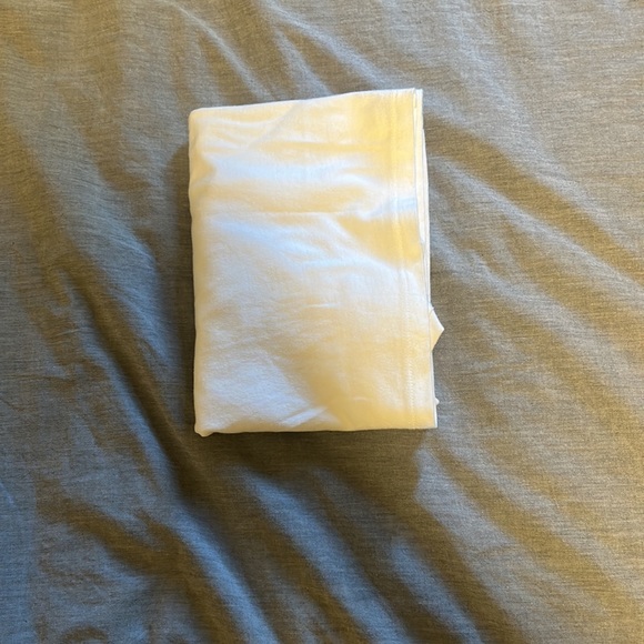 Gap medium basic white tee - Picture 3 of 3